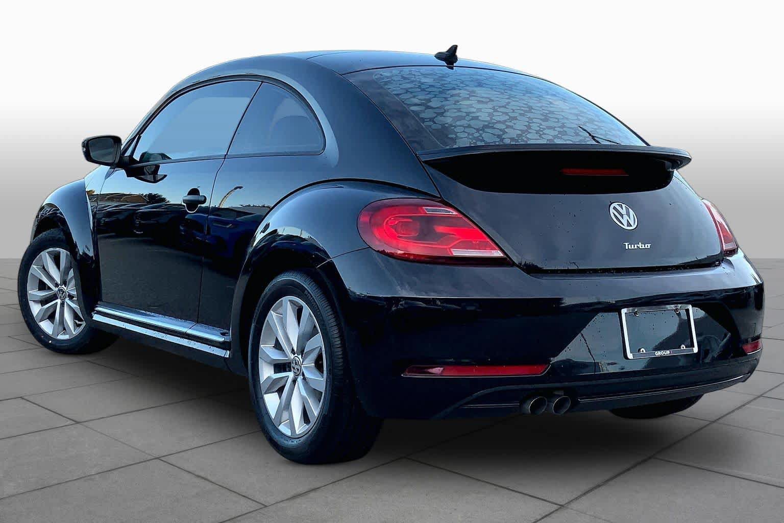 Used 2017 Volkswagen Beetle 1.8T Classic FWD image 12