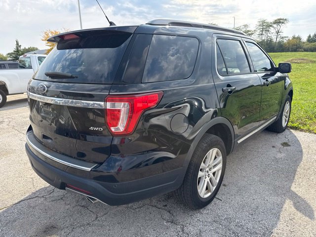 Used 2018 Ford Explorer XLT w/ Equipment Group 202A AWD/4WD image 5