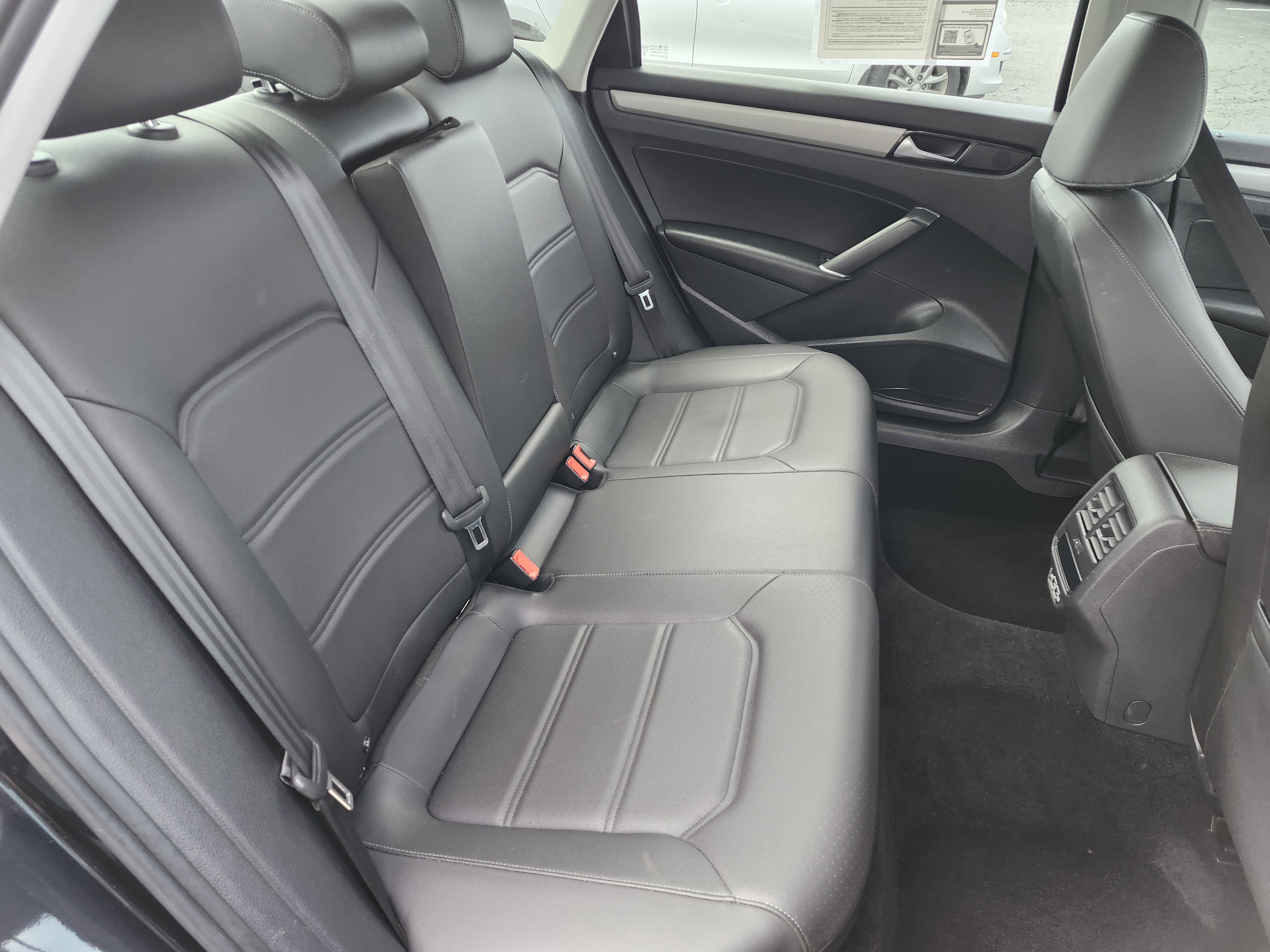 Used 2021 Volkswagen Passat 2.0T SE image 20