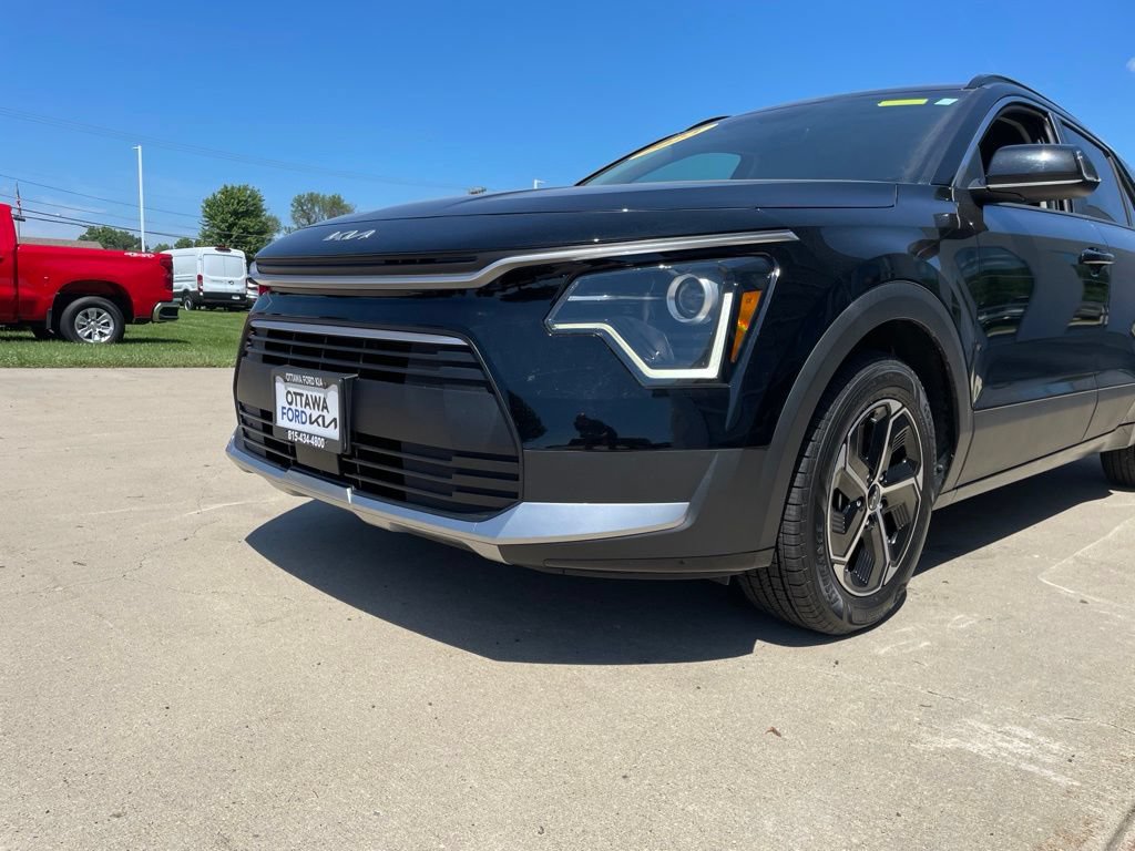 Used 2023 Kia Niro EX FWD image 14