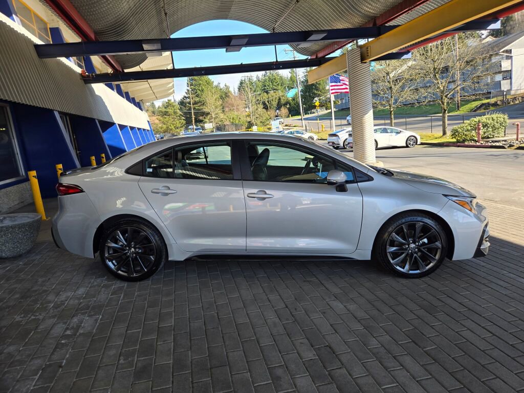 Used 2024 Toyota Corolla XSE image 4