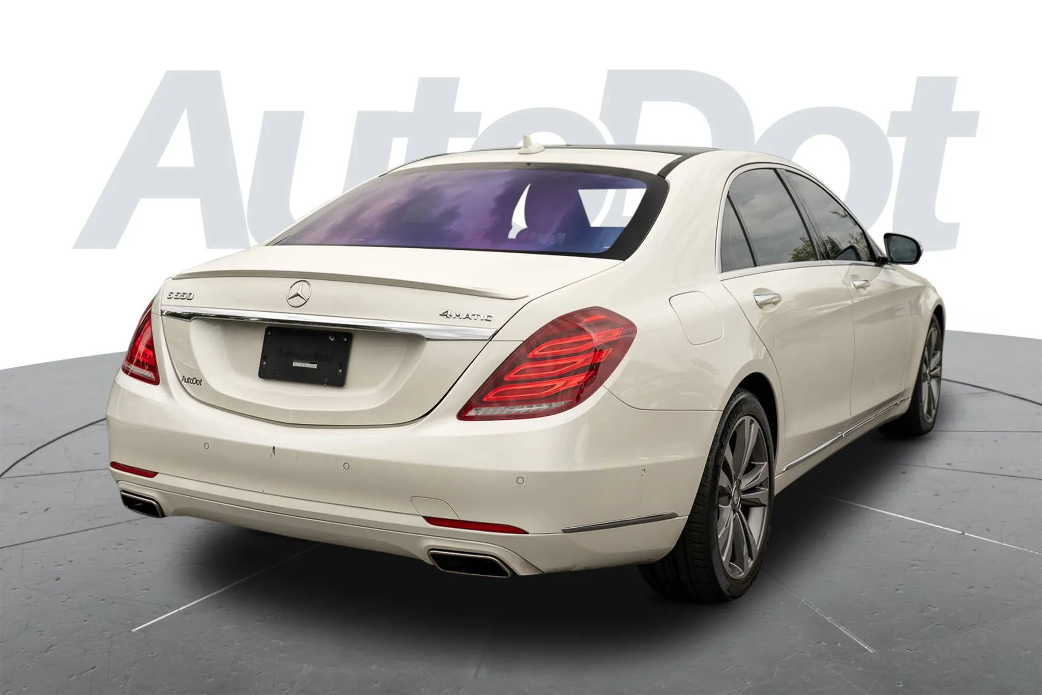 Used 2015 Mercedes-Benz S 550 4MATIC Sedan image 3