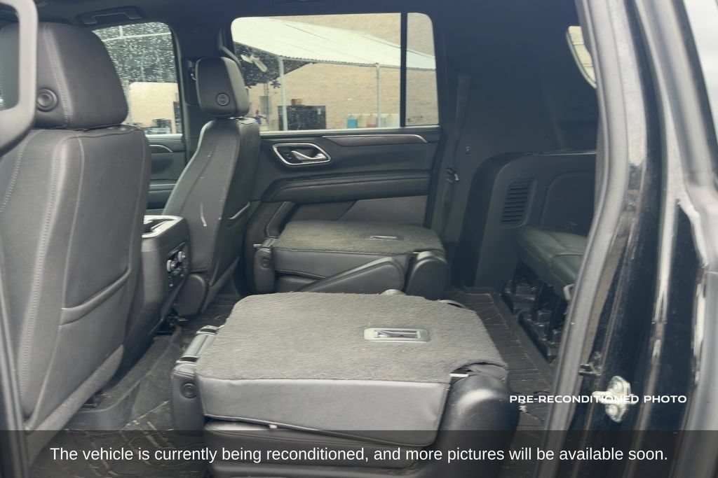 Used 2023 Chevrolet Suburban Z71 w/ Luxury Package AWD/4WD image 12