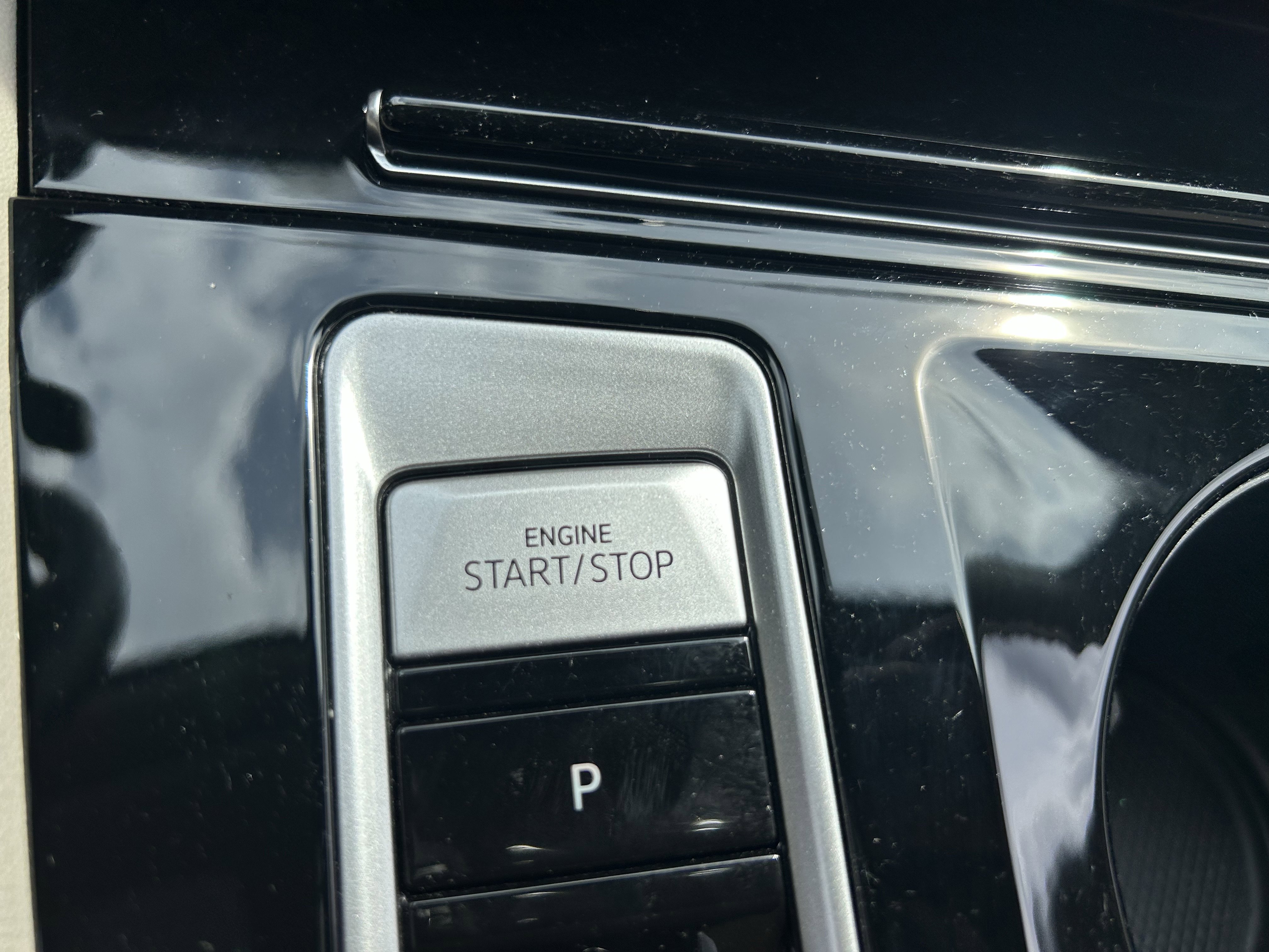 Used 2024 Volkswagen Atlas SEL Premium R-Line image 17