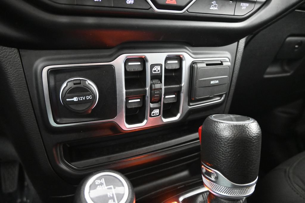 Used 2023 Jeep Gladiator Sport AWD/4WD image 30