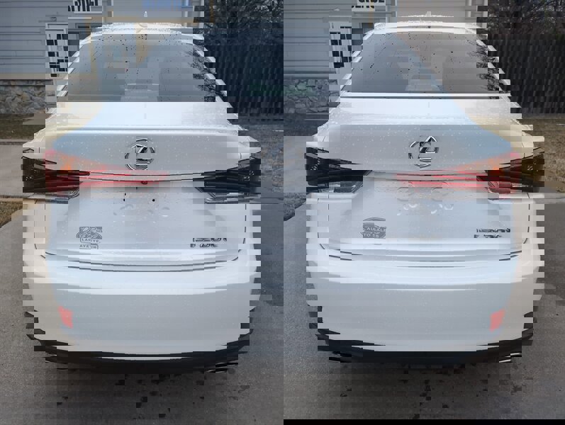 Used 2017 Lexus IS 200t image 4