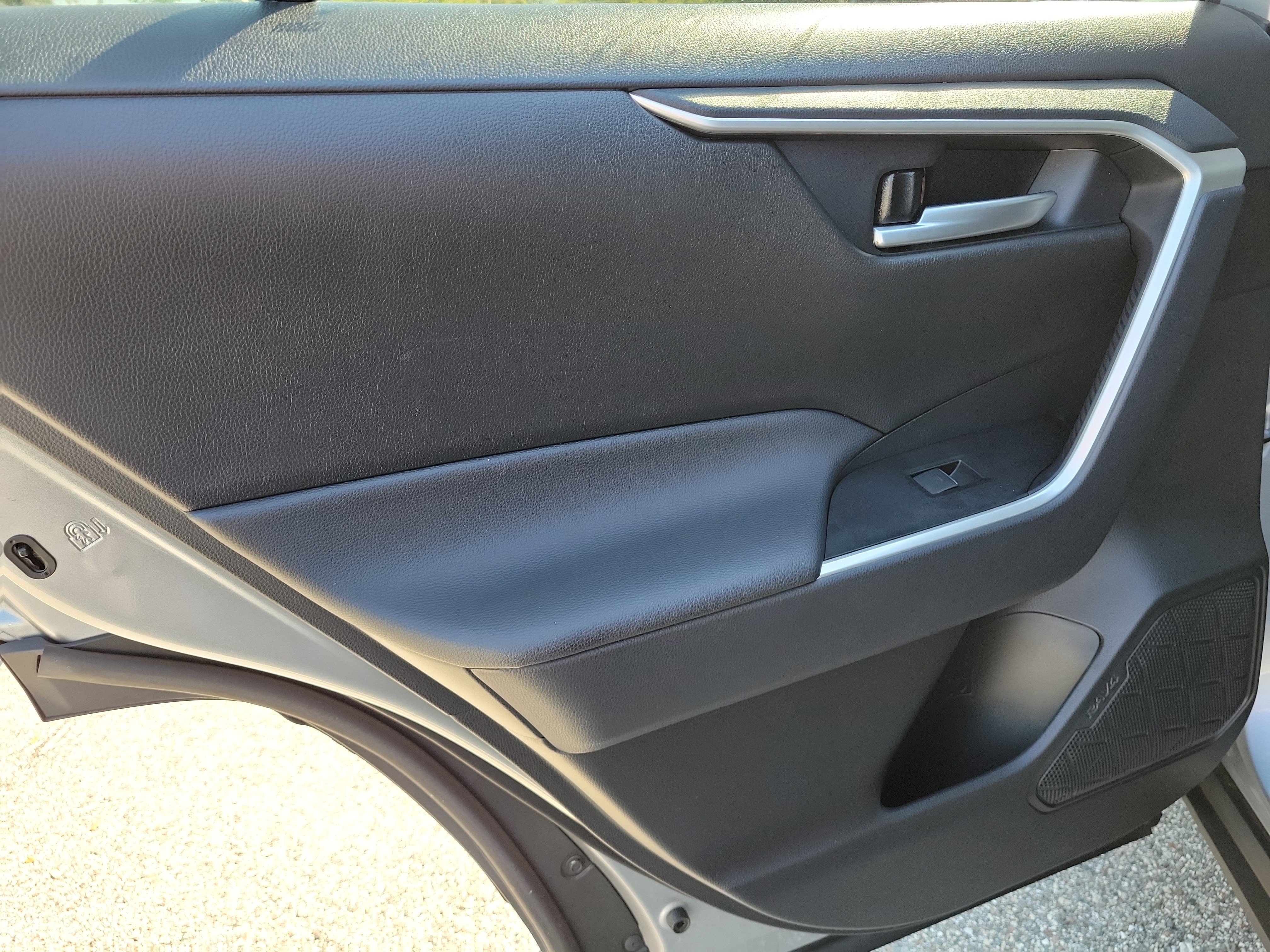 Used 2025 Toyota RAV4 XLE FWD image 20