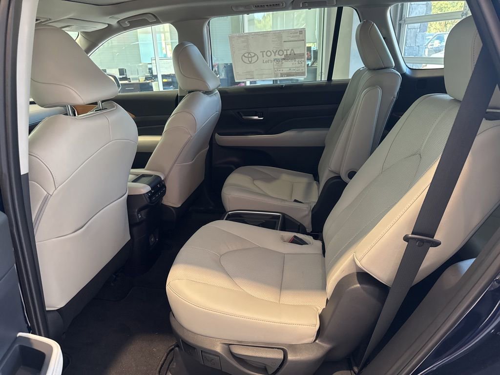 New 2026 Toyota Grand Highlander Limited image 15