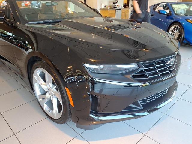 Used 2023 Chevrolet Camaro LT w/ Technology Package RWD image 5