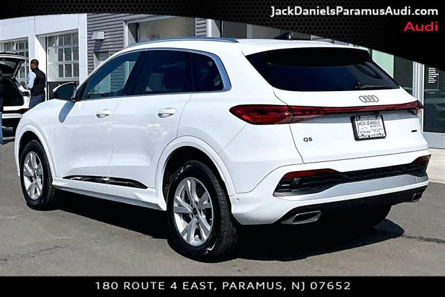 Used 2025 Audi Q5 Premium w/ Convenience Package image 9