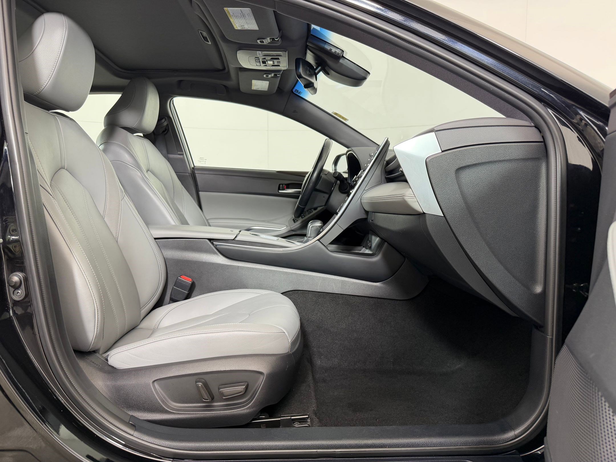 Used 2020 Toyota Avalon XLE w/ Moonroof Package FWD image 28