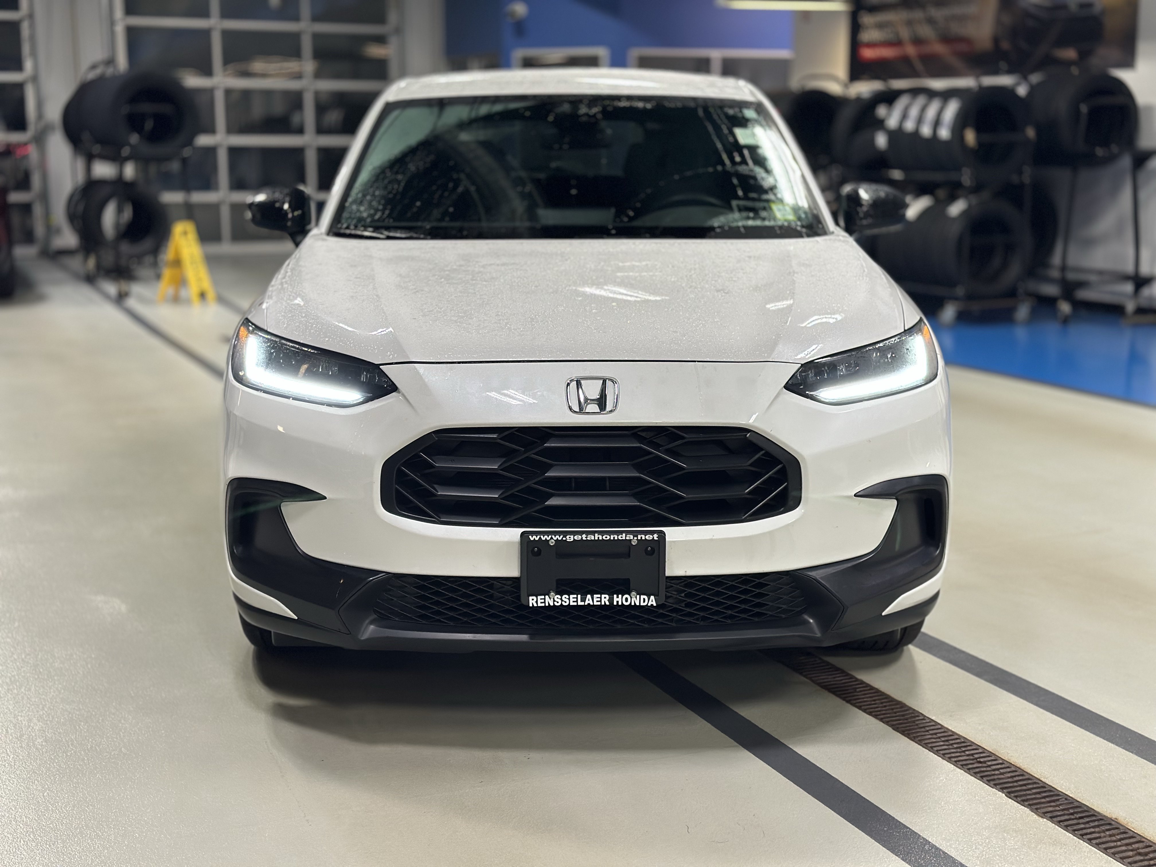 Used 2024 Honda HR-V Sport image 2