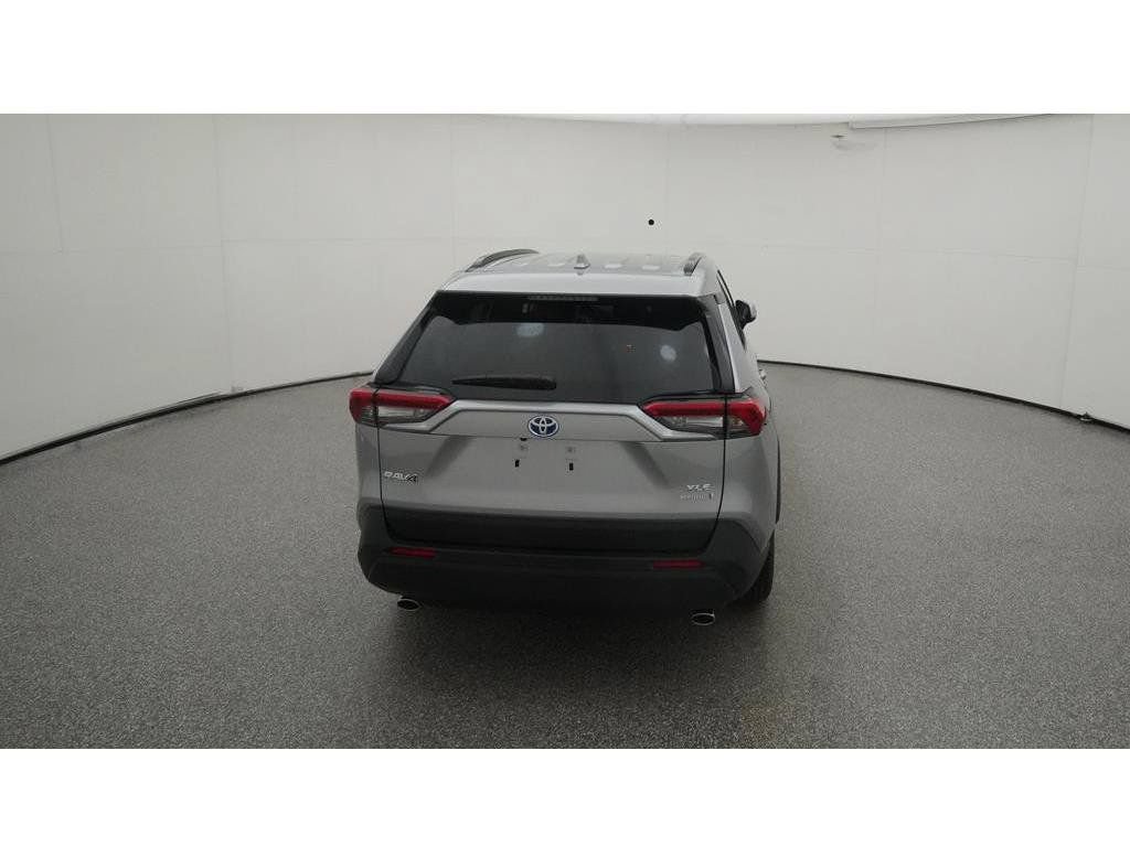 Used 2023 Toyota RAV4 XLE Premium AWD/4WD image 9