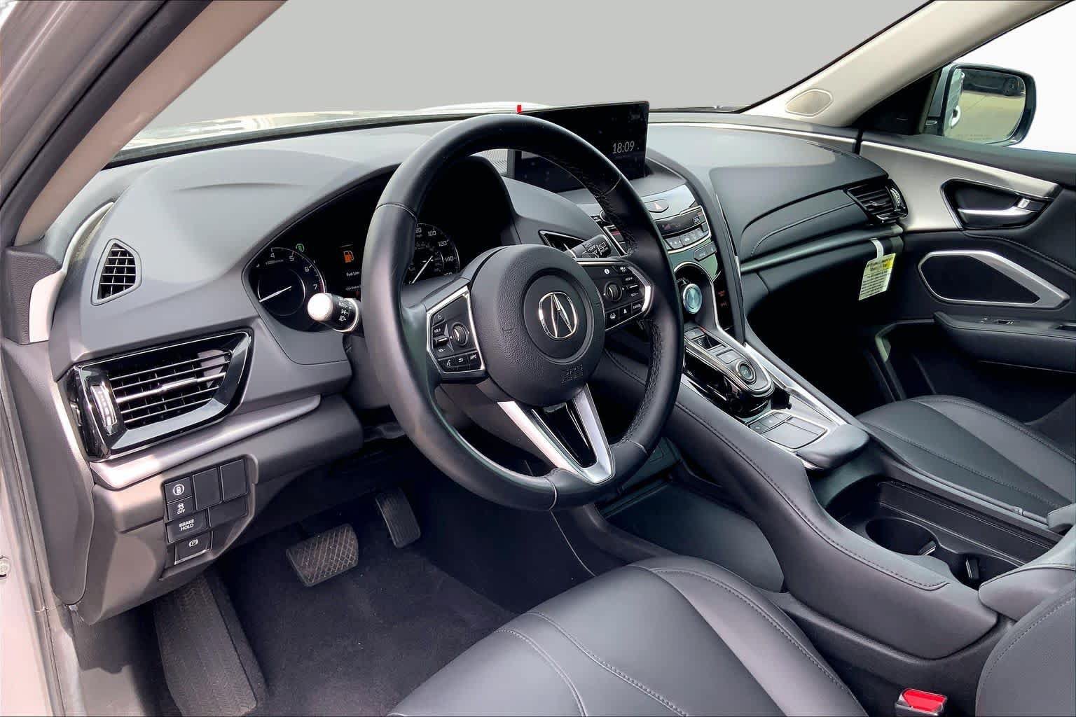 Used 2024 Acura RDX SH-AWD image 18