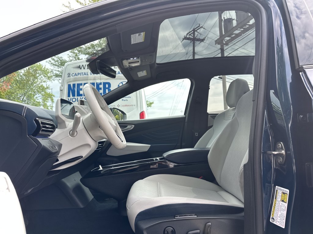 Used 2023 Volkswagen ID.4 S RWD image 9