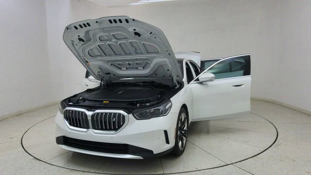 Used 2025 BMW i5 xDrive40 w/ Premium Package AWD/4WD image 76