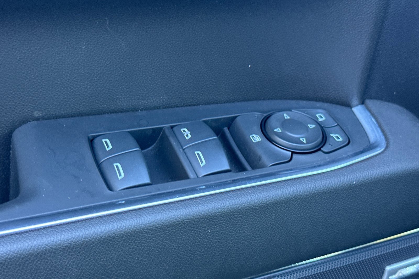 Used 2024 Chevrolet Silverado 1500 LT Trail Boss w/ LT Trail Boss Premium Package image 12