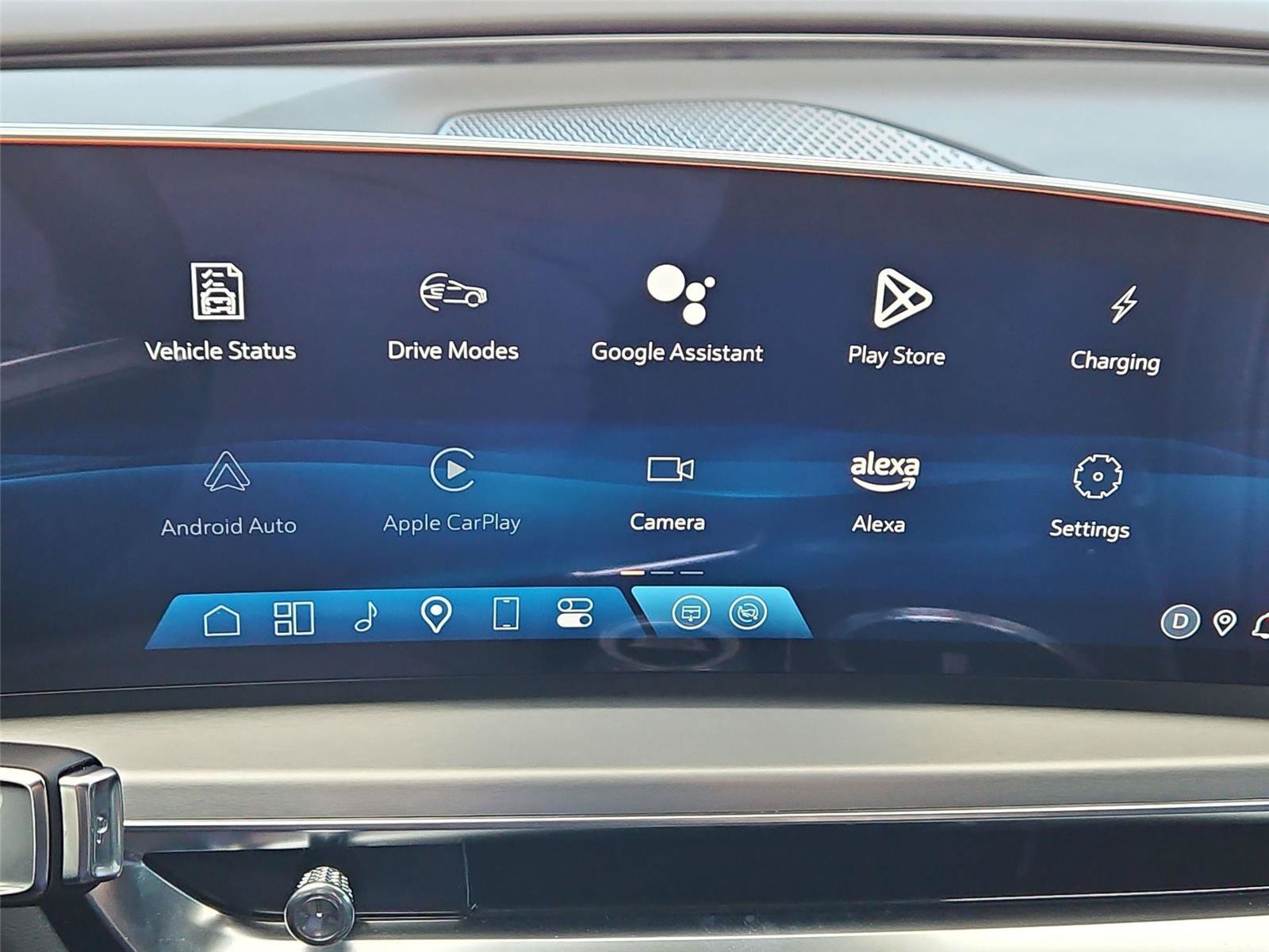 New 2025 Cadillac Lyriq Sport w/ LPO, Floor Liner Package AWD/4WD image 17
