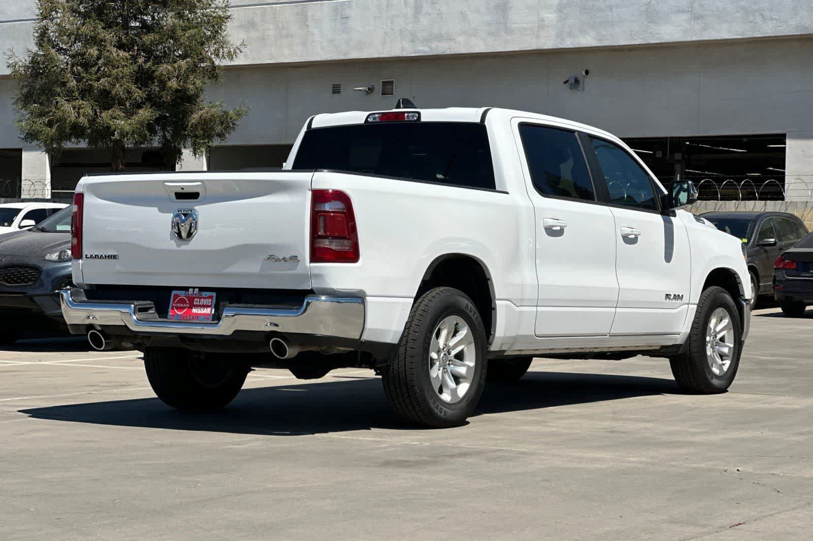 Used 2024 RAM 1500 Laramie AWD/4WD image 3