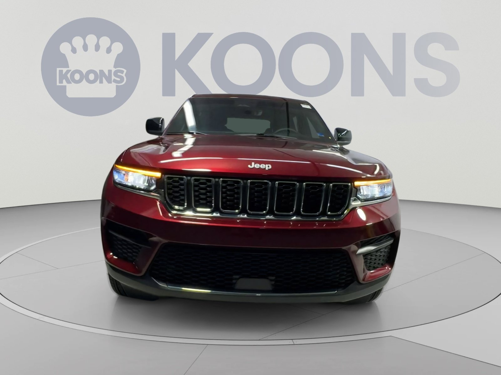 Used 2025 Jeep Grand Cherokee Laredo AWD/4WD image 4