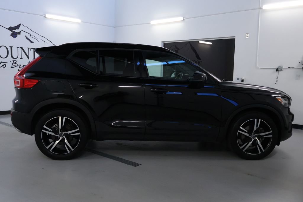 Used 2019 Volvo XC40 T5 R-Design image 8