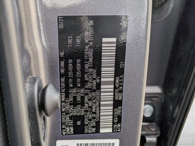 Used 2021 Toyota Highlander XLE image 25