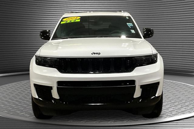 Used 2024 Jeep Grand Cherokee L Altitude AWD/4WD image 2