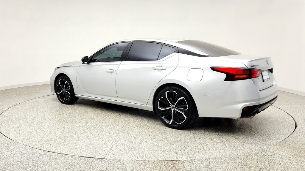 Used 2024 Nissan Altima 2.5 SR w/ SR Premium Package FWD image 7