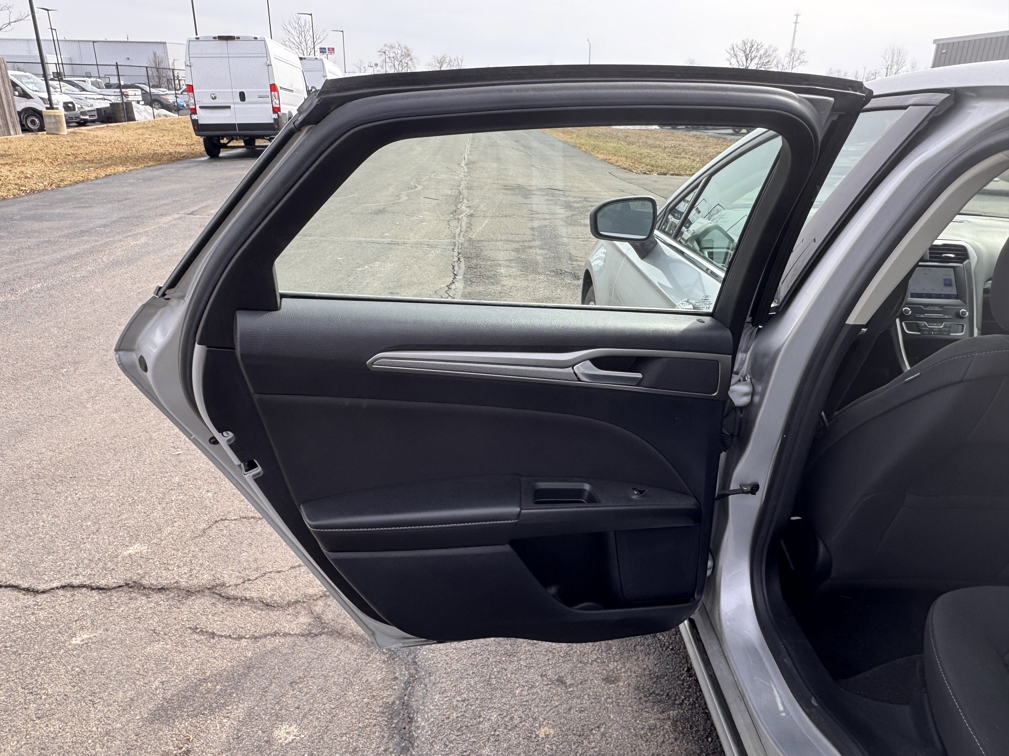 Used 2019 Ford Fusion SE image 19