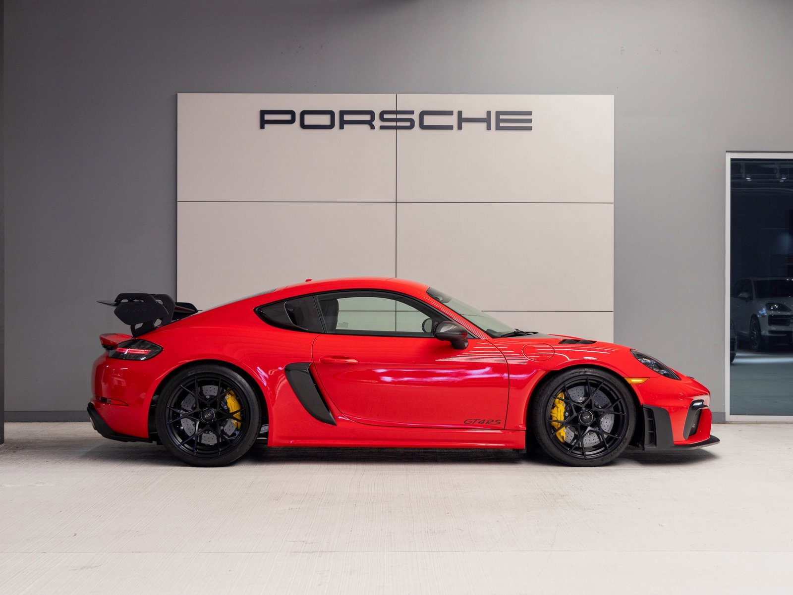 Used 2024 Porsche 718 Cayman GT4 RS w/ Weissach Package image 8