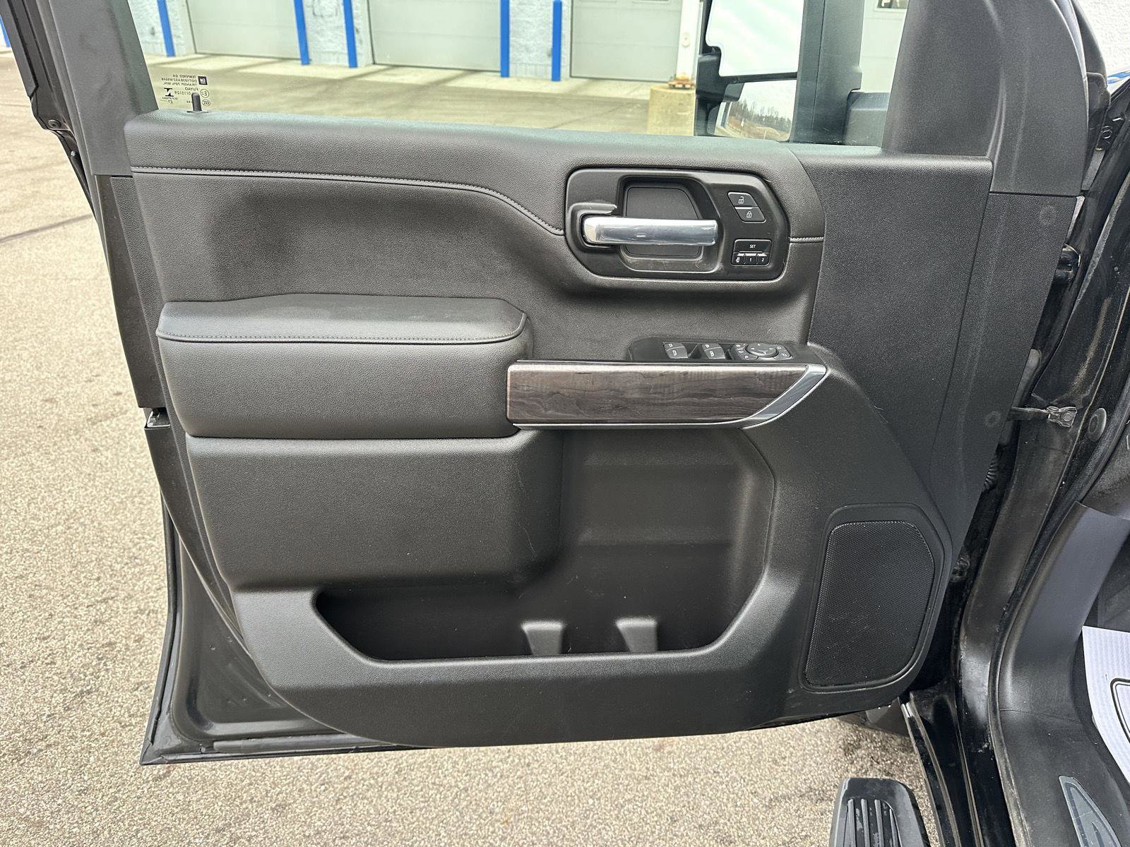 Used 2022 Chevrolet Silverado 2500 LTZ w/ Gooseneck/5TH Wheel Package image 15