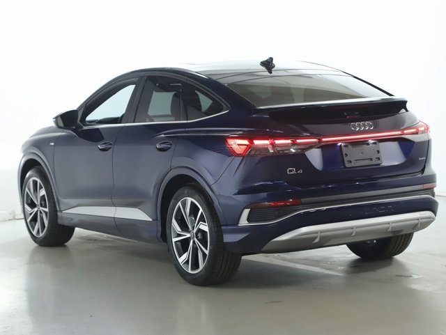 Used 2024 Audi Q4 e-tron Premium w/ Convenience Package image 40
