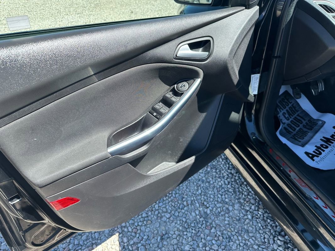 Used 2014 Ford Focus ST w/ Equipment Group 201A image 32