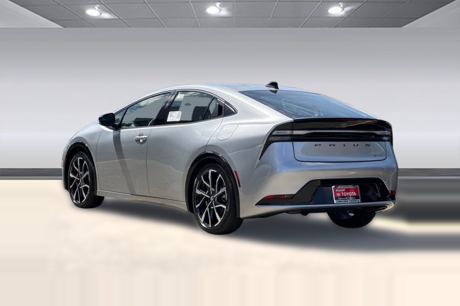 New 2027 Toyota Prius Plug-In Hybrid FWD image 3