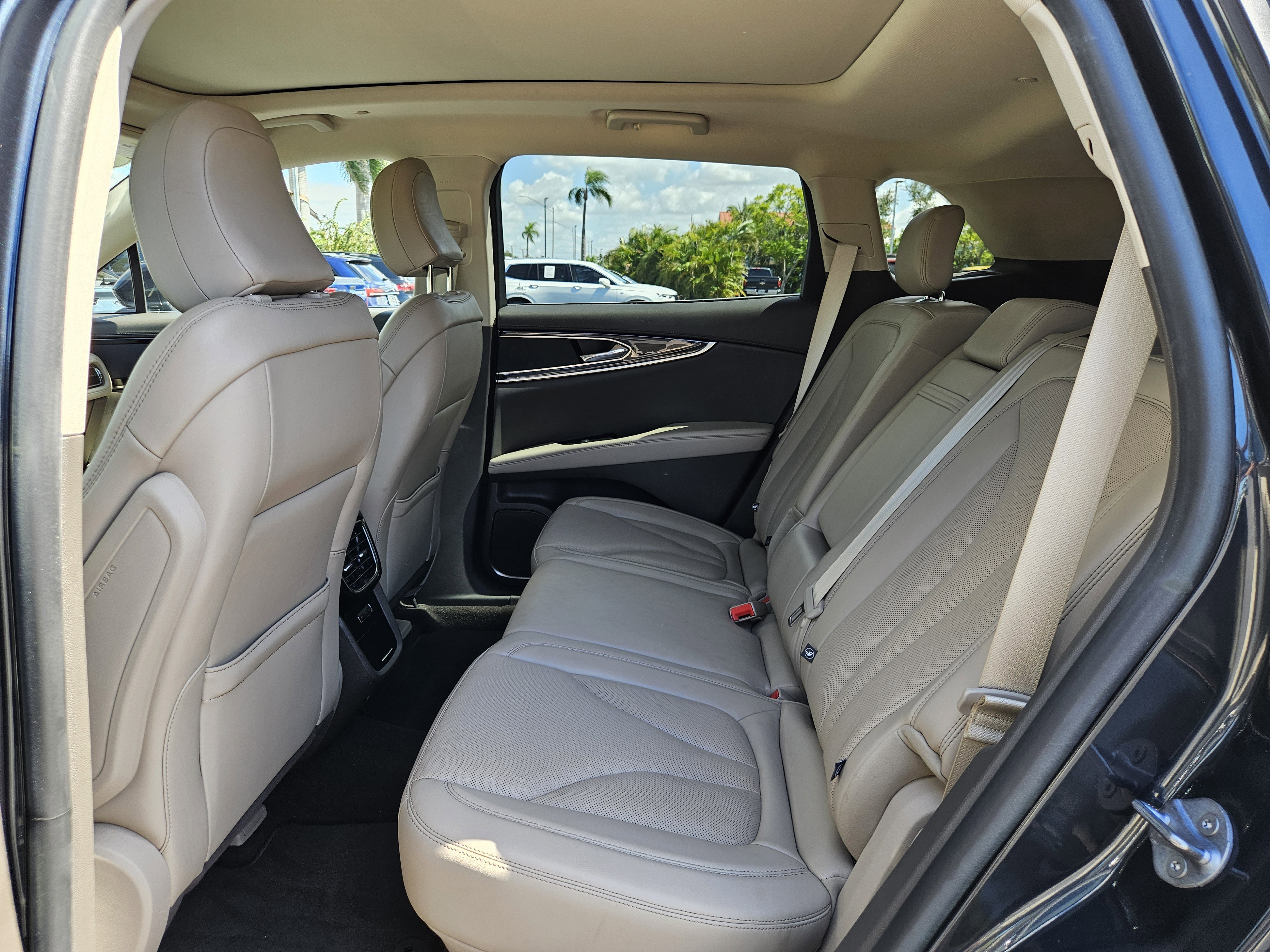 Used 2022 Lincoln Nautilus Reserve image 17