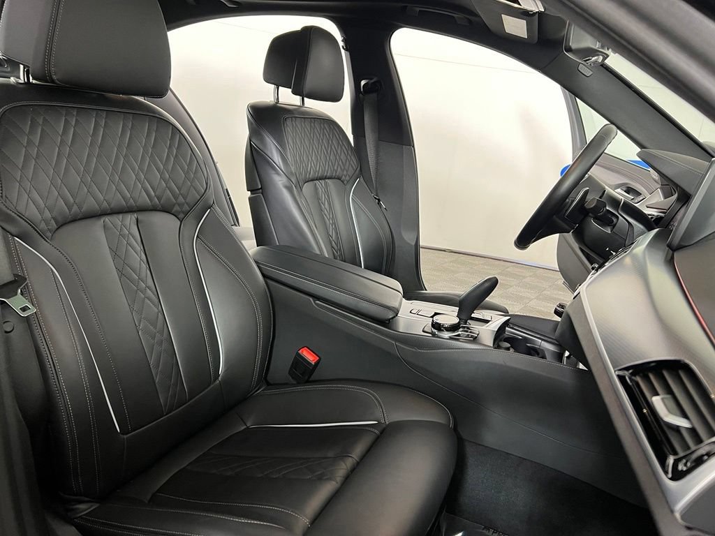 Used 2023 BMW M550i xDrive w/ Executive Package AWD/4WD image 12