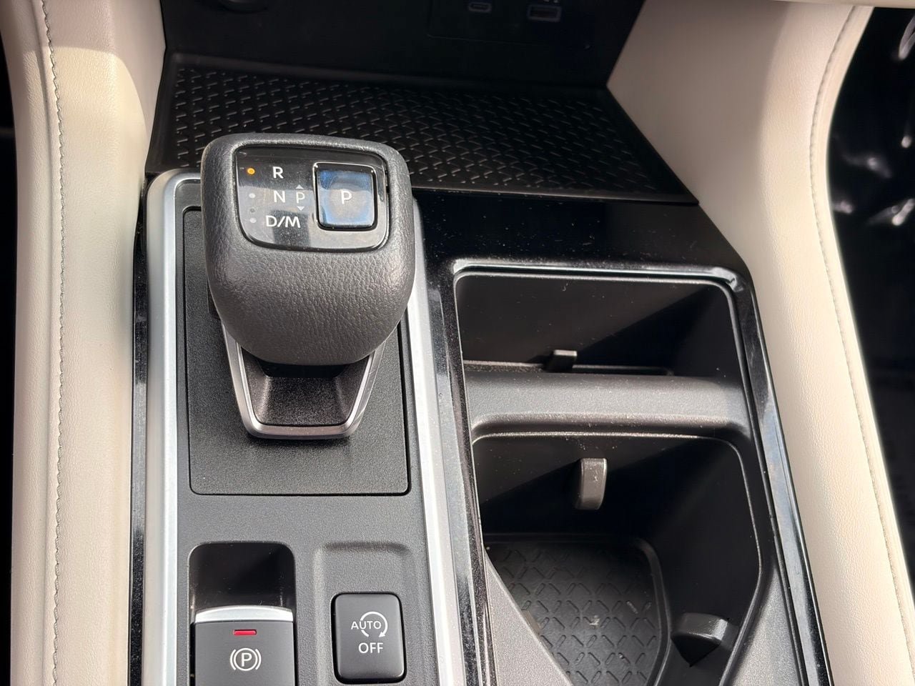 Certified 2022 Nissan Pathfinder SV w/ SV Black Package FWD image 24