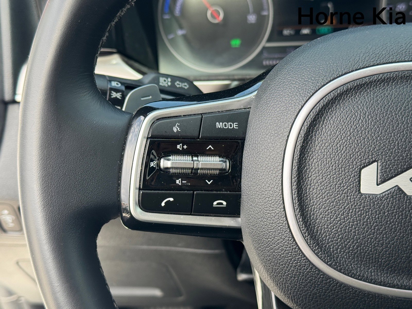 Certified 2022 Kia Sorento EX w/ Panoramic Sunroof Package image 17