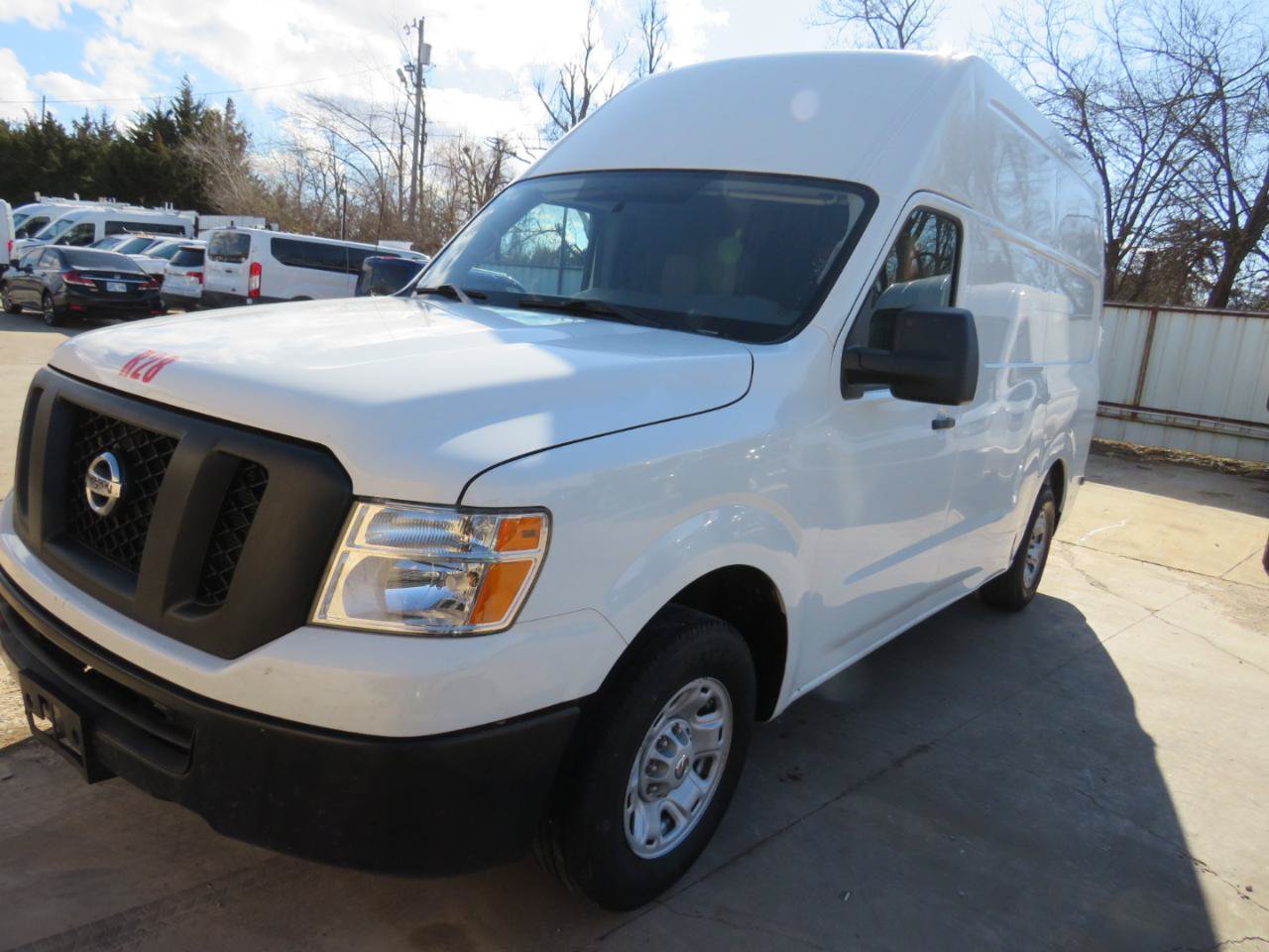 Used 2020 Nissan NV 2500 SV RWD image 1