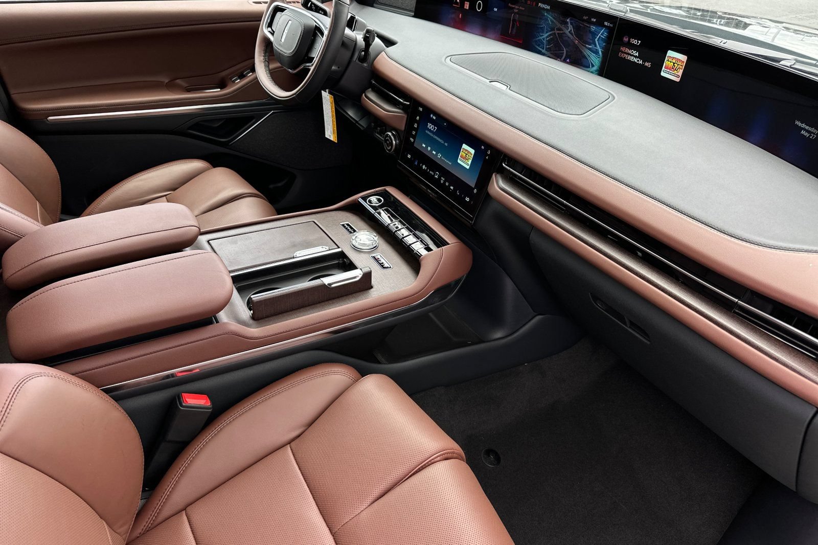 New 2026 Lincoln Navigator Reserve AWD/4WD image 16