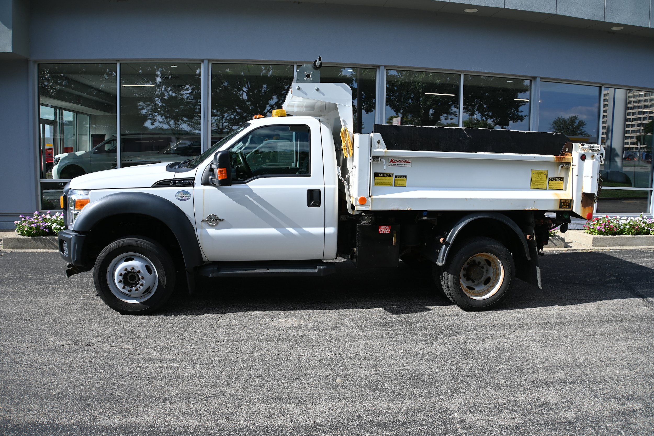 Used 2015 Ford F550 4x4 Regular Cab Super Duty image 2