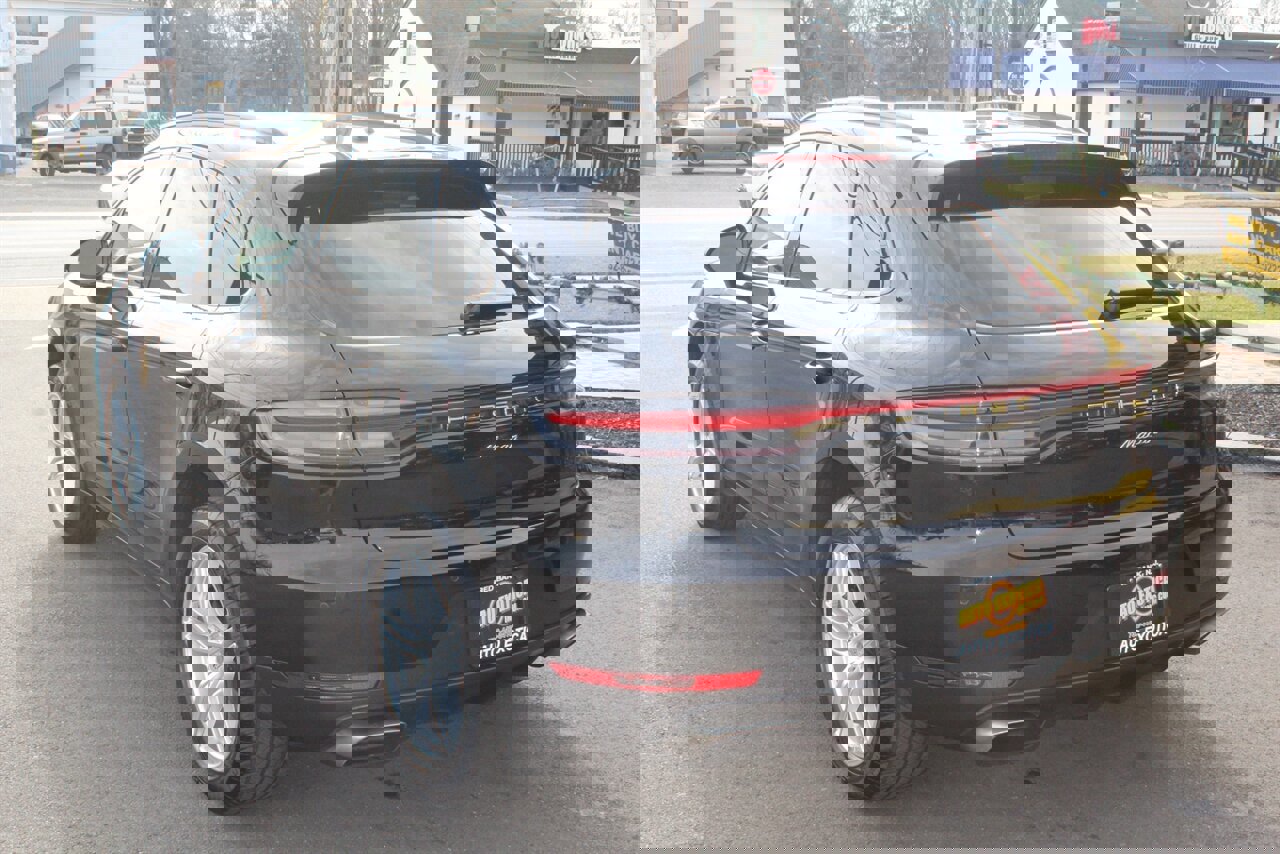 Used 2020 Porsche Macan image 2