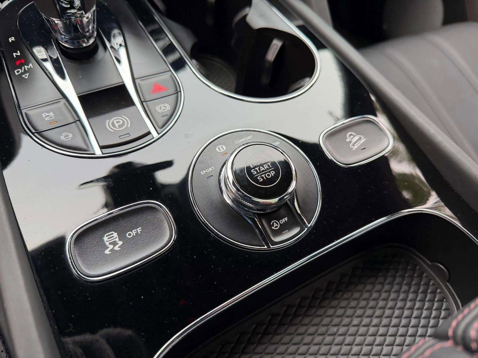 Used 2024 Bentley Bentayga Extended Wheelbase image 50