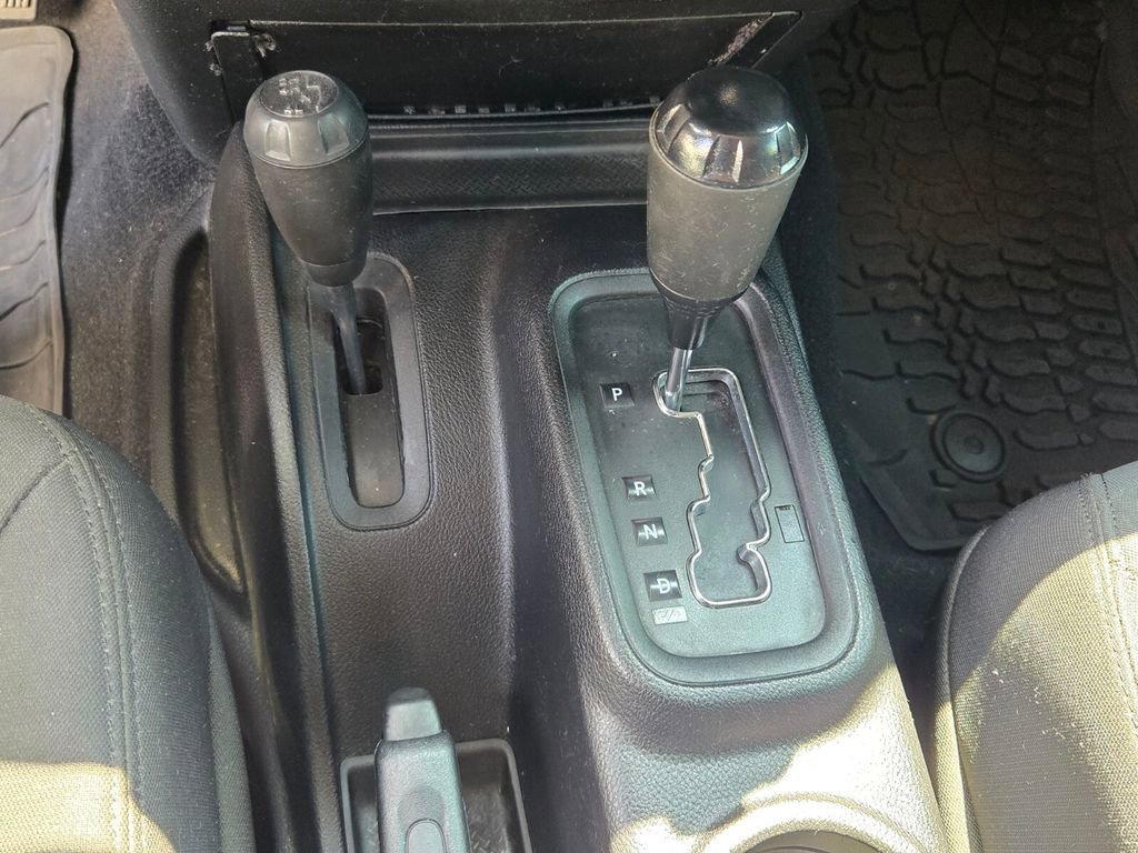 Used 2016 Jeep Wrangler Sport AWD/4WD image 18