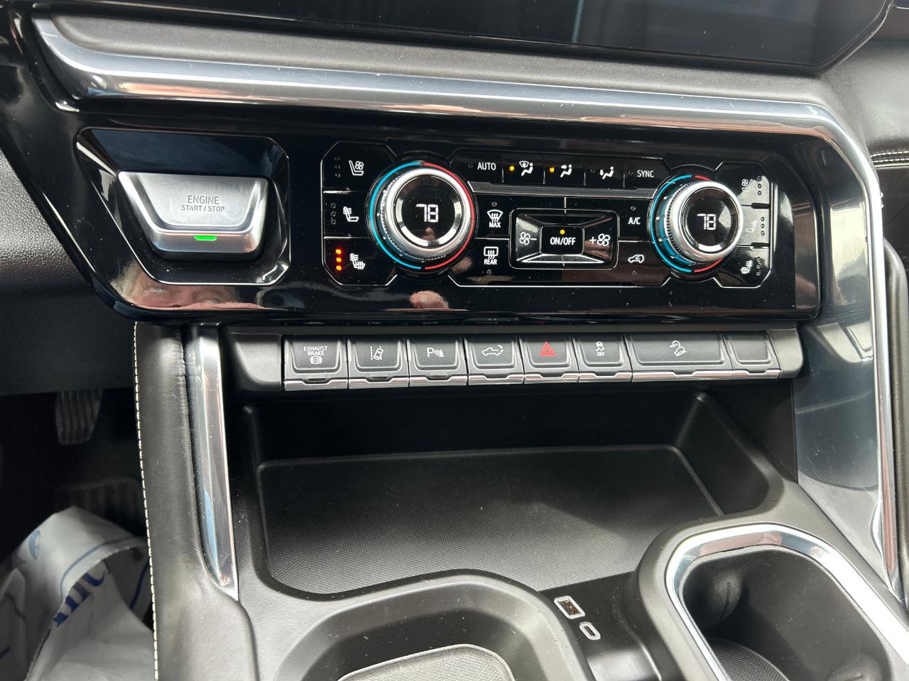 Used 2024 GMC Sierra 2500 Denali Ultimate AWD/4WD image 14