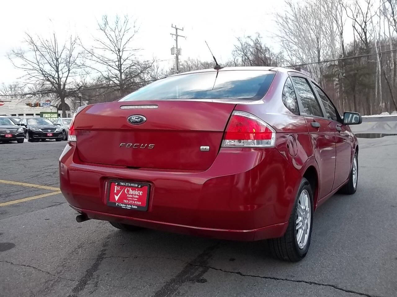 Used 2011 Ford Focus SE image 2