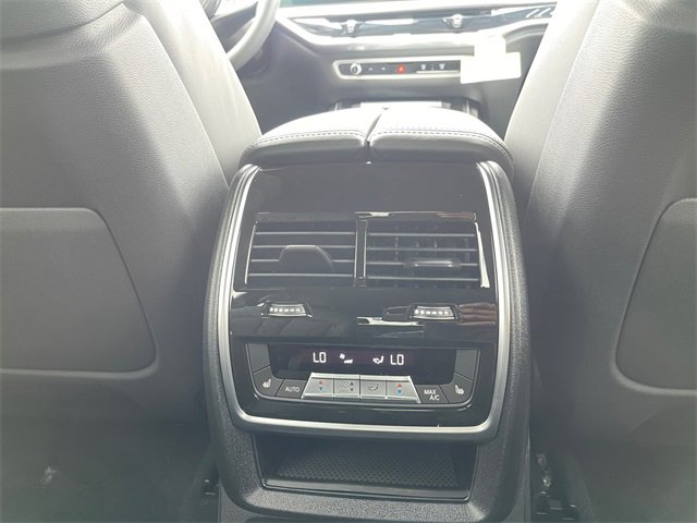 New 2026 BMW X7 M60i image 19