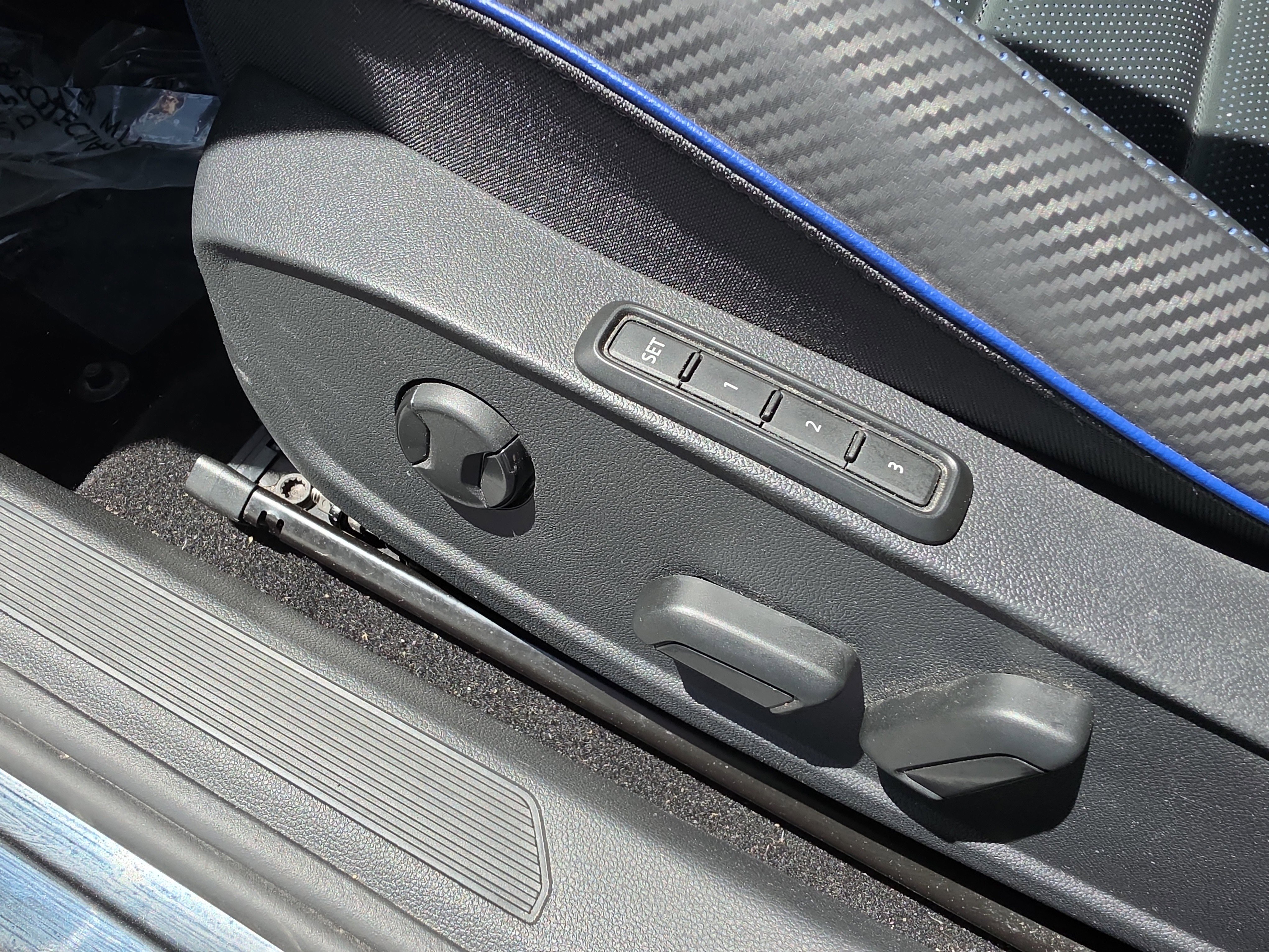 Used 2024 Volkswagen Golf R AWD/4WD image 13