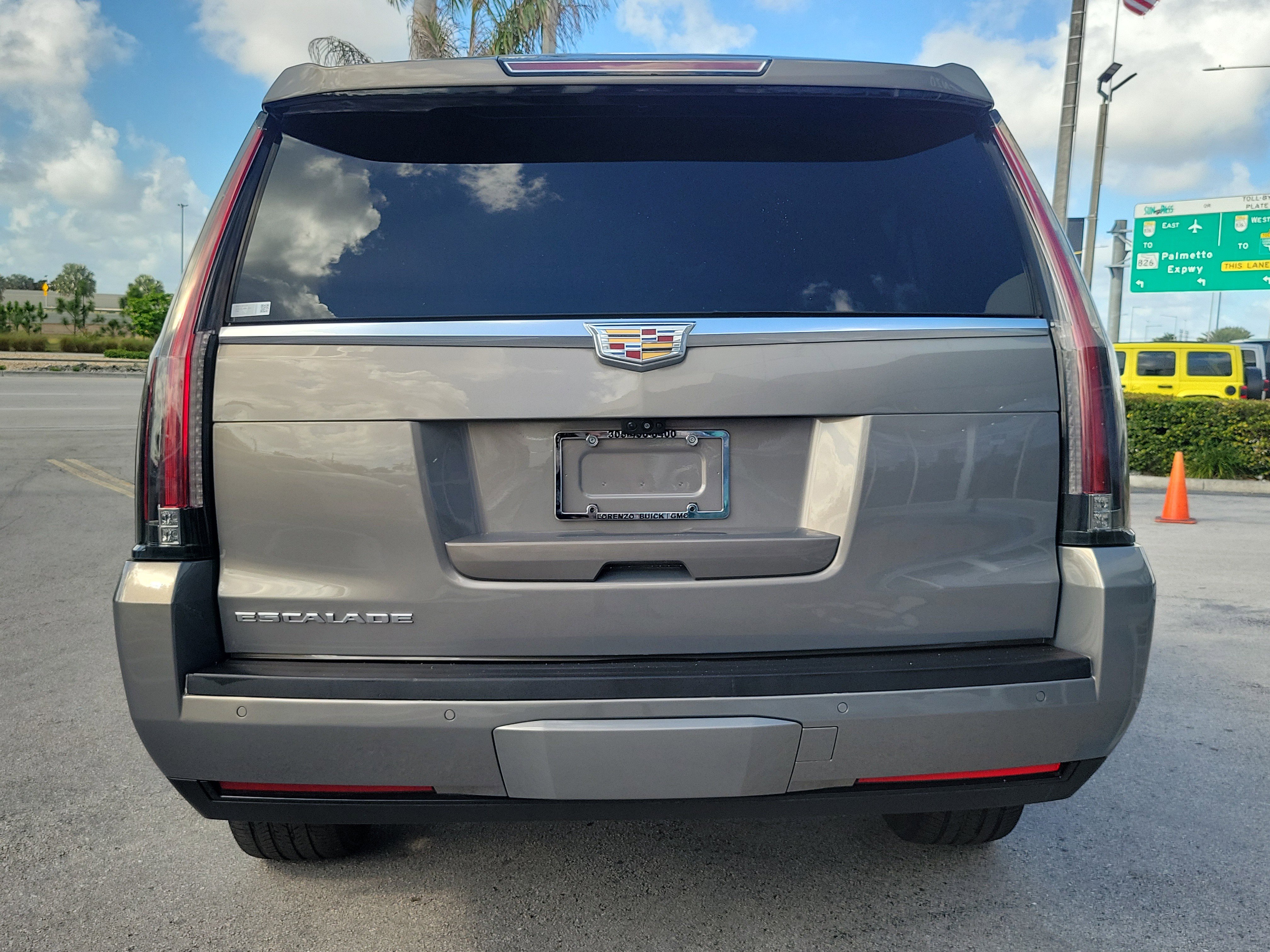 Used 2018 Cadillac Escalade ESV Luxury image 6