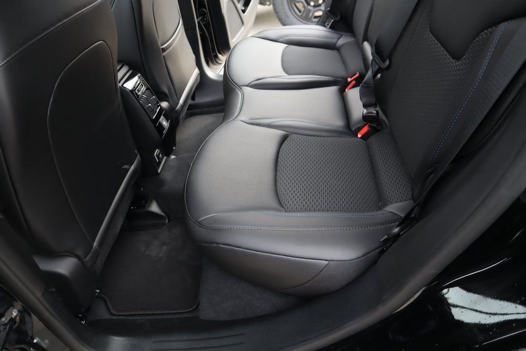 New 2026 Jeep Compass Latitude AWD/4WD image 12